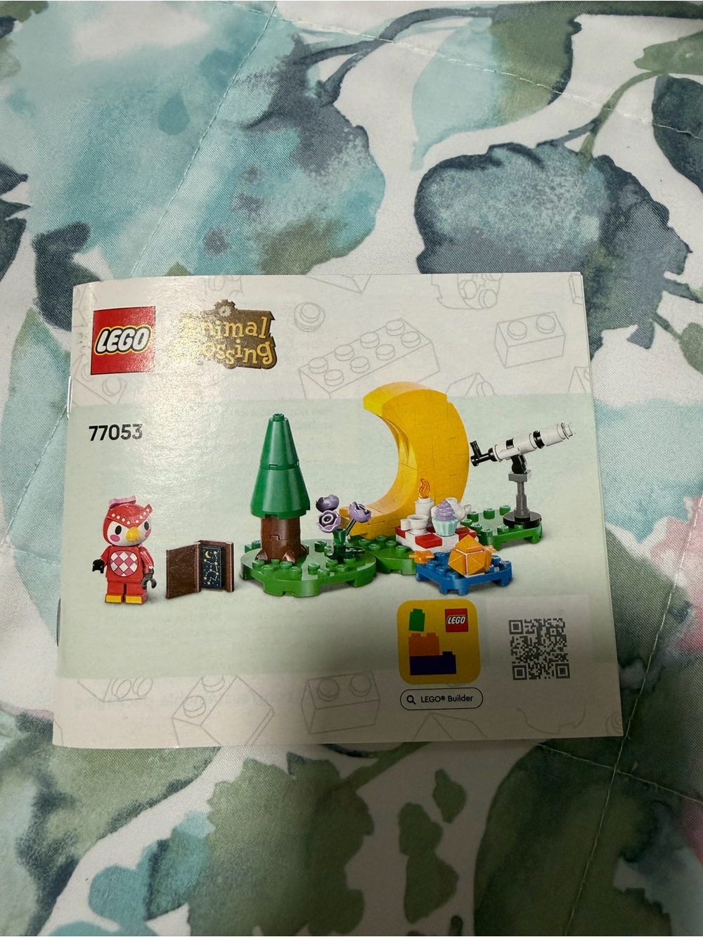 LEGO Animal Crossing Moon Picnic Playset — Yellow & Green & Blue